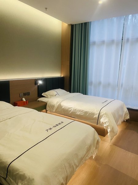 Zhanghu Luhu Light Luxury Hotel Guest Room