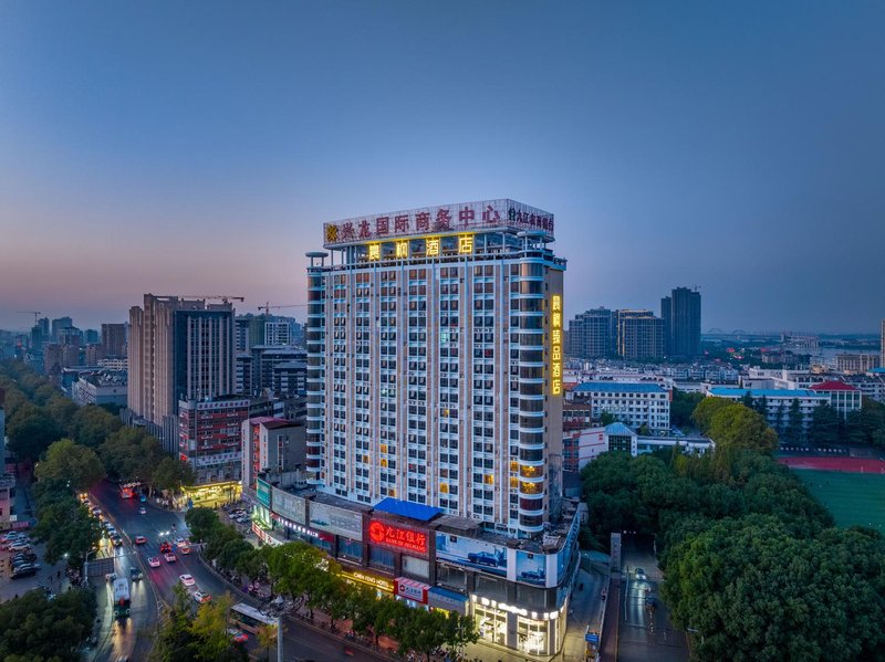 Chenfeng Yipin Hotel (Jiujiang Railway Station Changhong Overpass) Over view