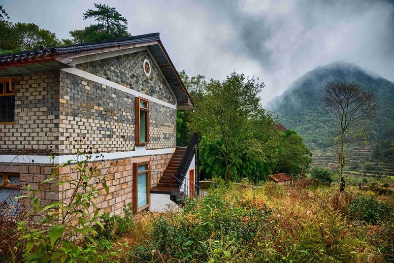 Longquan Qingshan Bufei Inn Over view