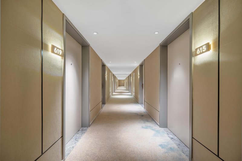 Home Inn (Korla Jiaotong West Road People's Square)Hotel public area