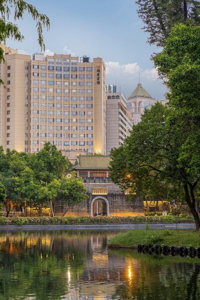 Yuexiu Hotel Guangzhou, Curio Collection by Hilton Over view