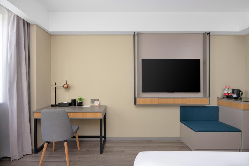 Home Inn (Korla Jiaotong West Road People's Square)Guest Room