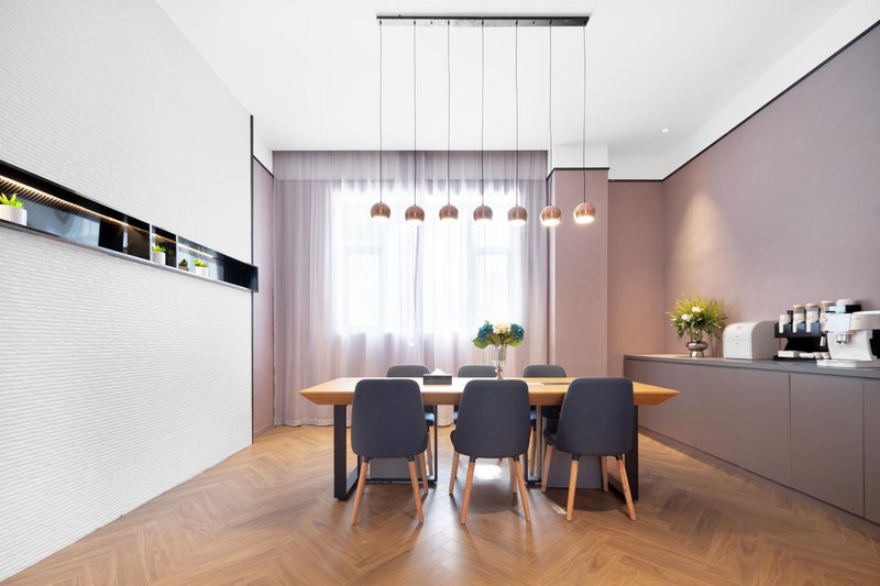 Home Inn (Korla Jiaotong West Road People's Square)meeting room