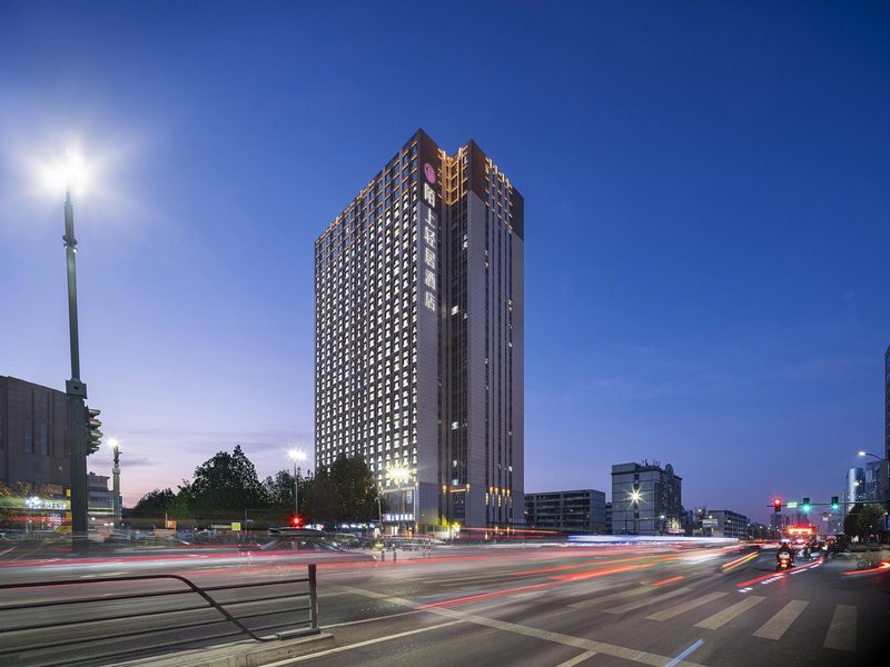 陌上轻居酒店(陇海东路地铁站店)外景图