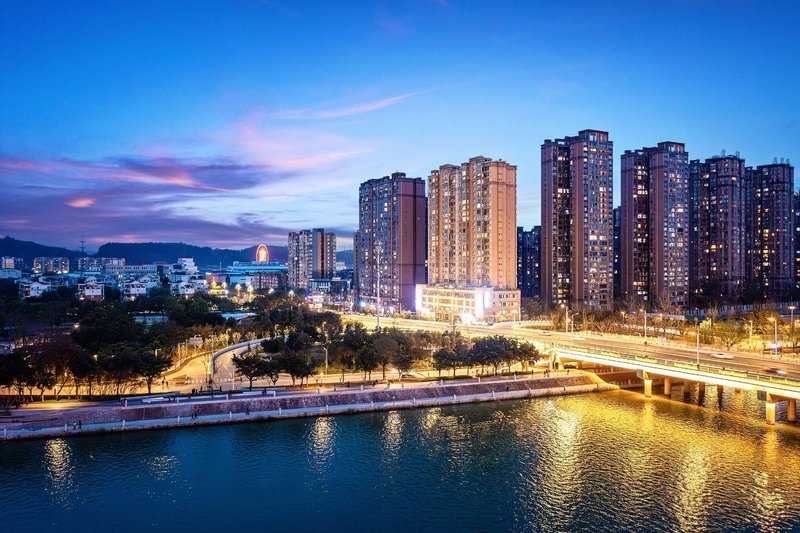 德阳瑞景达酒店(五洲广场工程职业技术大学店)外景图