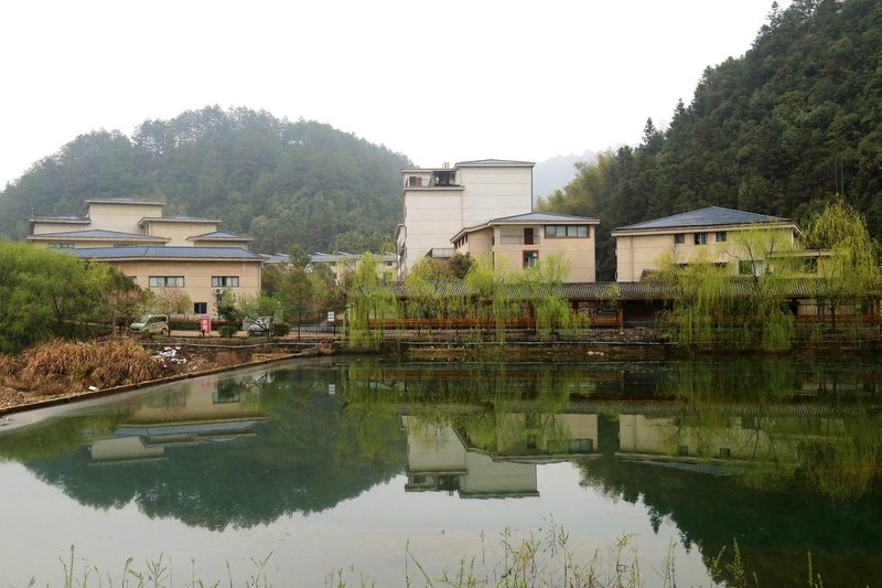 Tianlongshan Hotel Over view