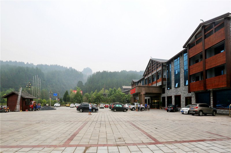 Baizhangxia Hotel Over view