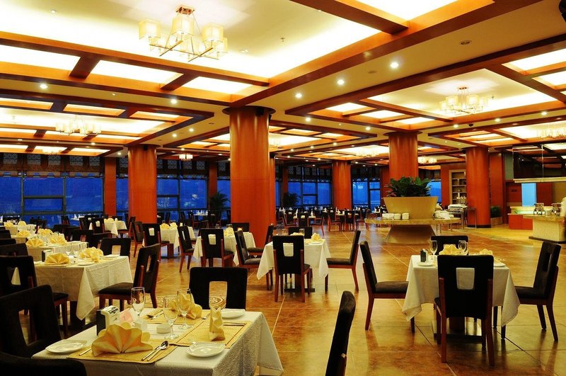 International Golf Resort HotelRestaurant