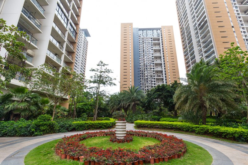 SANYA LEAVES FEATURED APARTMENT Over view