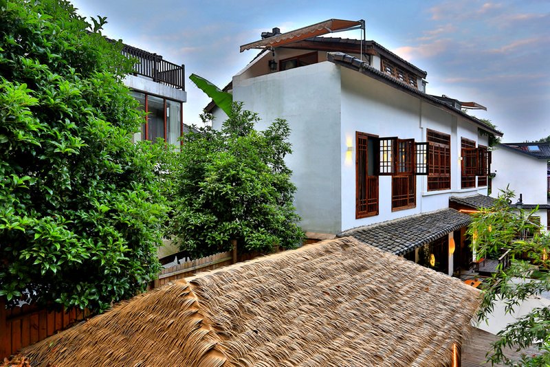 Lingyin Ferry Youth Hotel Over view