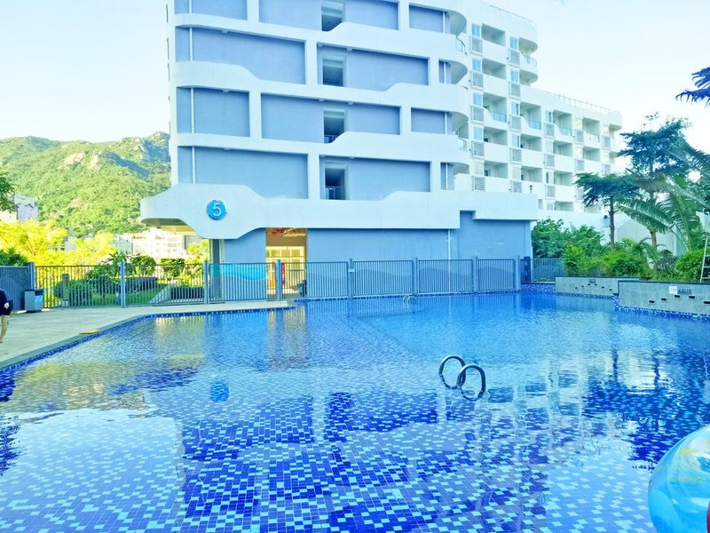 Friends Hotel Over view