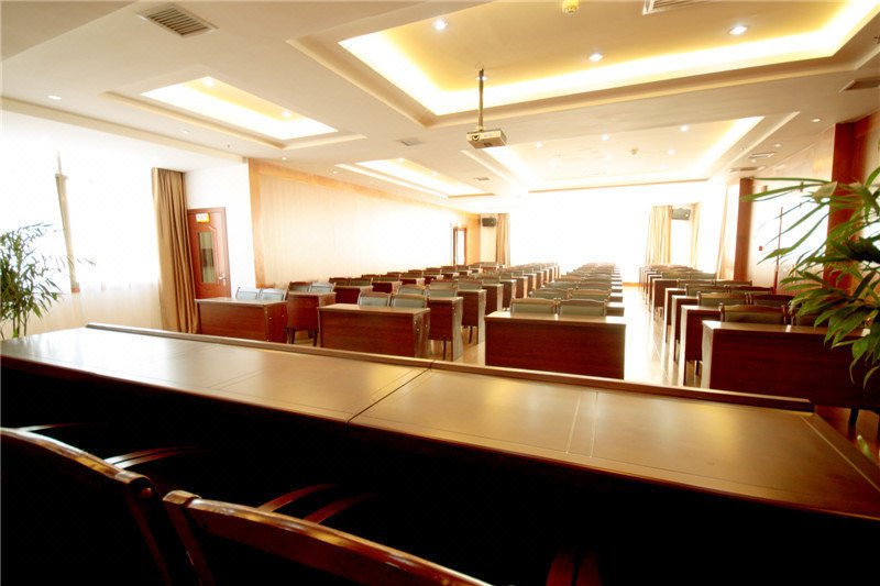 Xingyi Baijia Hotel meeting room