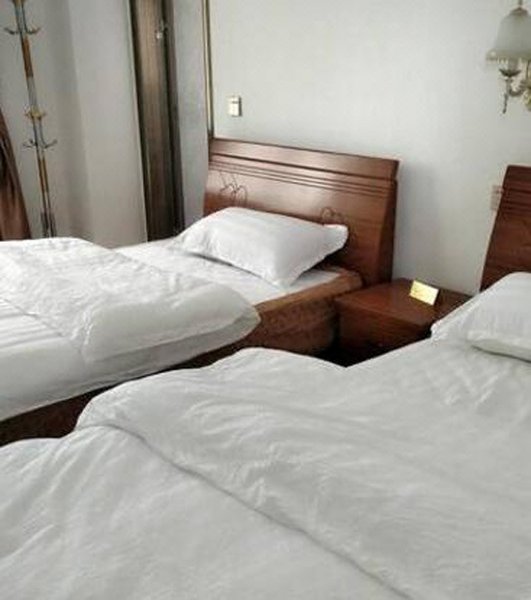 Goldenisland Guest Room