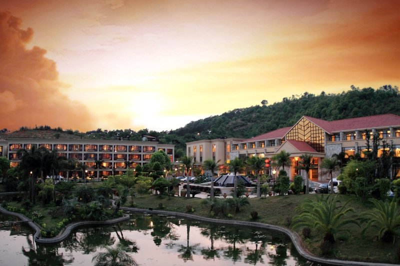 Qingyuan Yingde Baodunhu VillaOver view