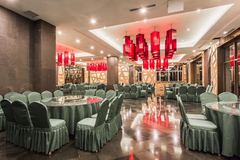 Yulong Shahu Container Hot Spring Hotel Restaurant