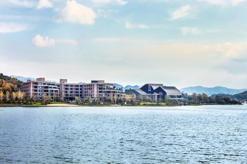 Hilton Ningbo Dongqian Lake Resort Over view