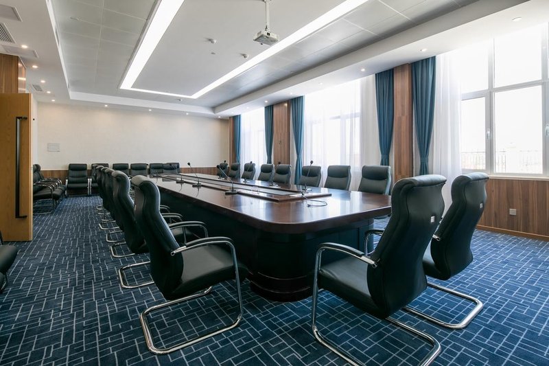 Yuxi Business Hotel meeting room
