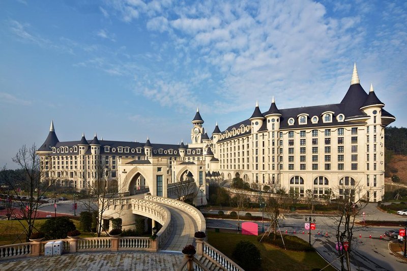 Yinrun Jinjiang Castle HotelOver view