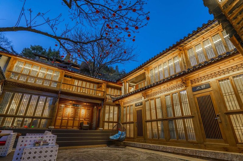 Jiuqi Qiutongxia Courtyard Over view