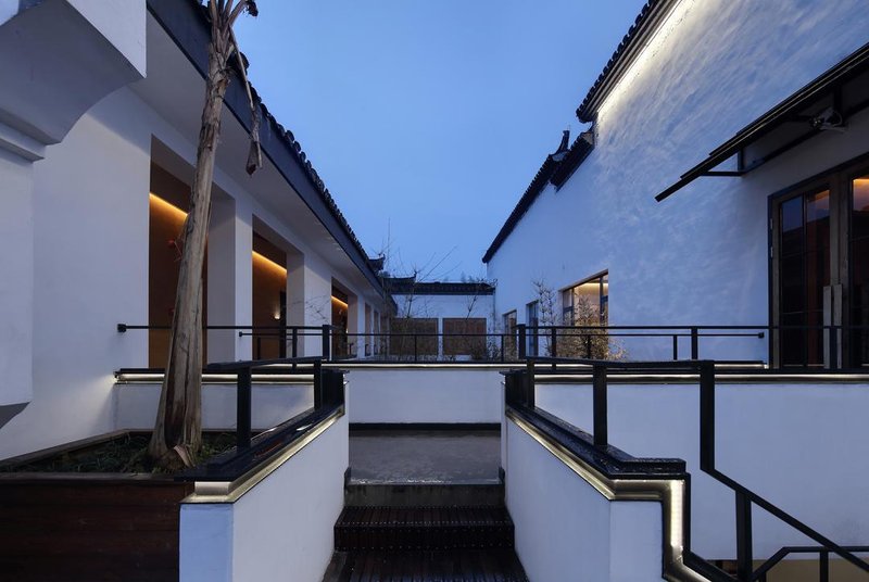Huizizai Shanshui Hongcun Boutique Hotel Over view