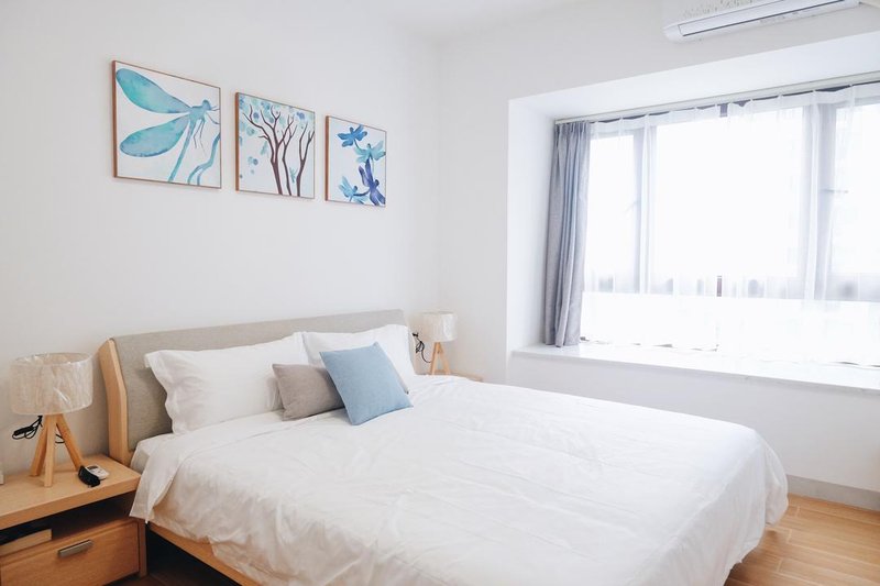 Home Rainbow GGuest Room