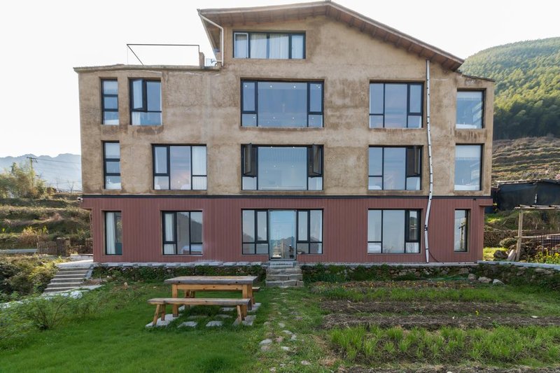 Yi Shuang Ren HostelOver view