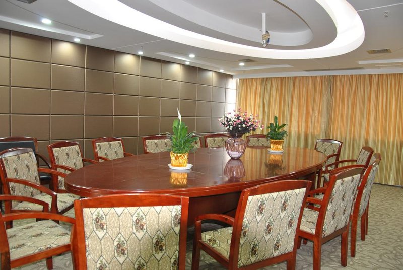 Guitianyi Hotel (Xunlimen Wansongyuan Food Street)meeting room