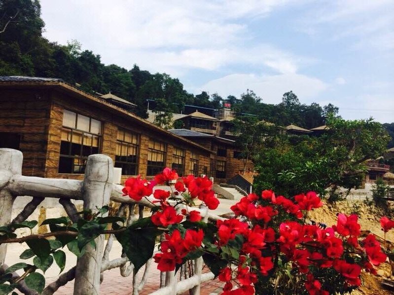 Qiu Feng Village Tourist Resort Hotel Over view