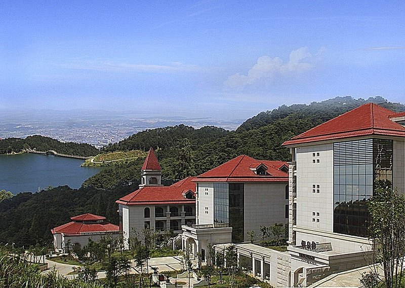 Holiday Way Resort Lushan Over view