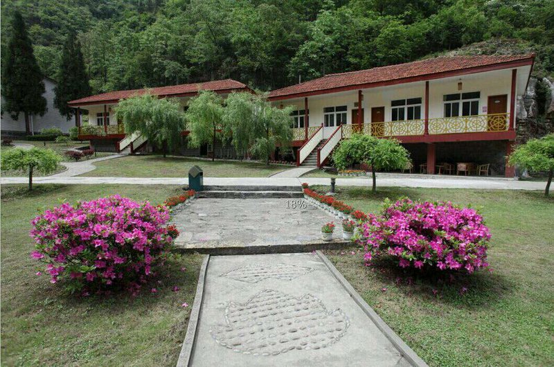 Tianzhushan Bishu Manor Over view