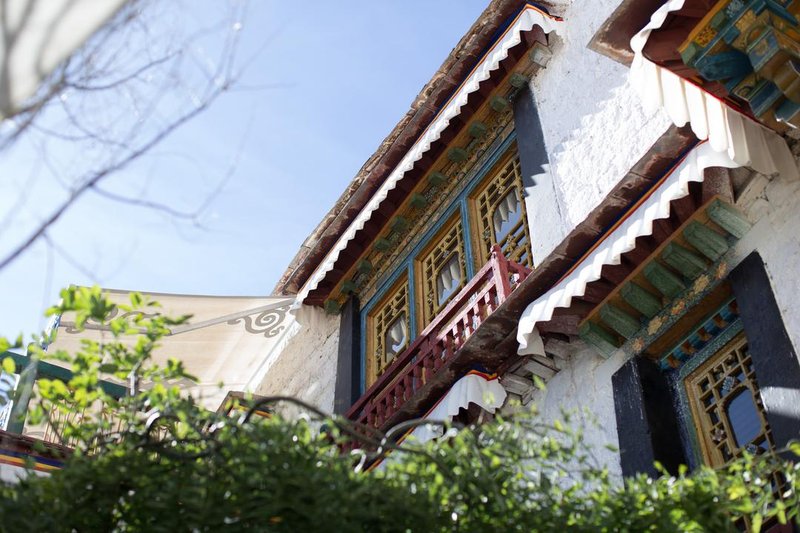 Hang Suk Trichang Labrang Hotel Over view