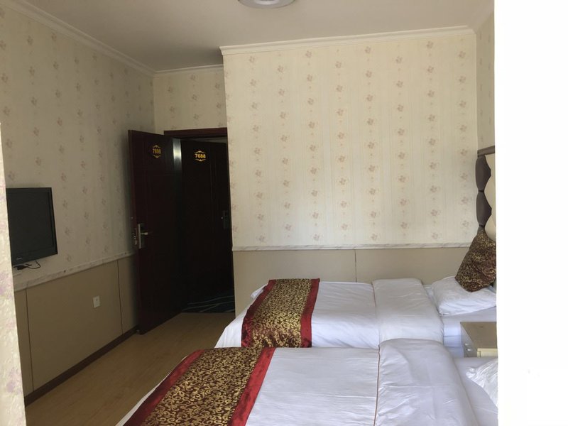 lu ding xian he yun ke  zhanGuest Room