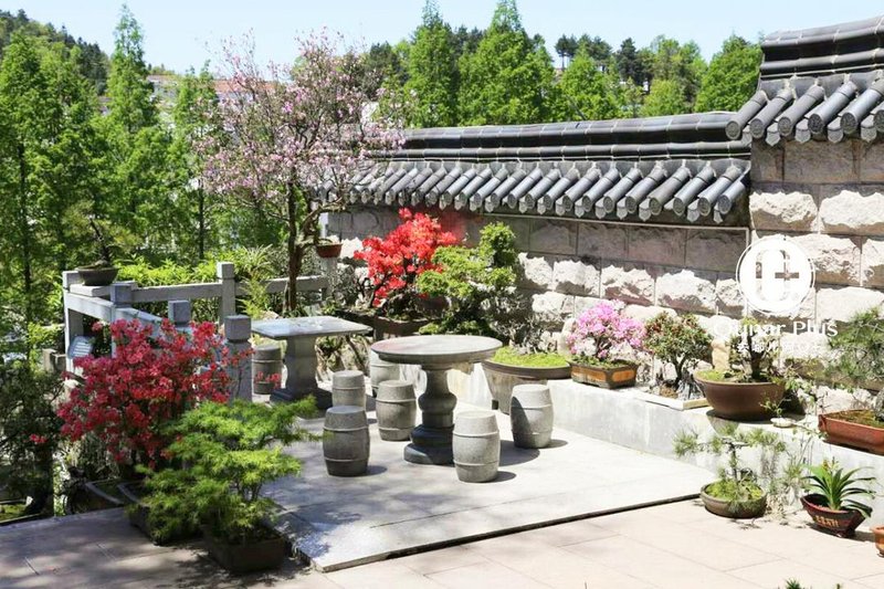 Taibailou Shanzhuang HotelOver view