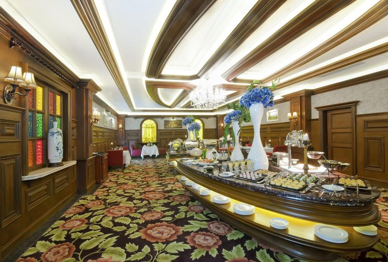 The Empire Club HotelRestaurant