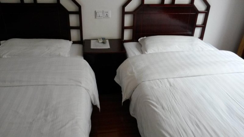 Yangshuo He Yu Tang Hotel  Guest Room