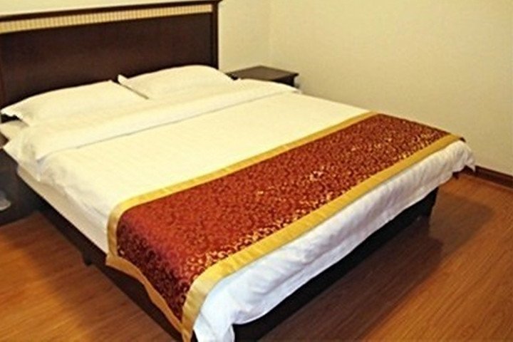 Ruiyang Road Guest Room