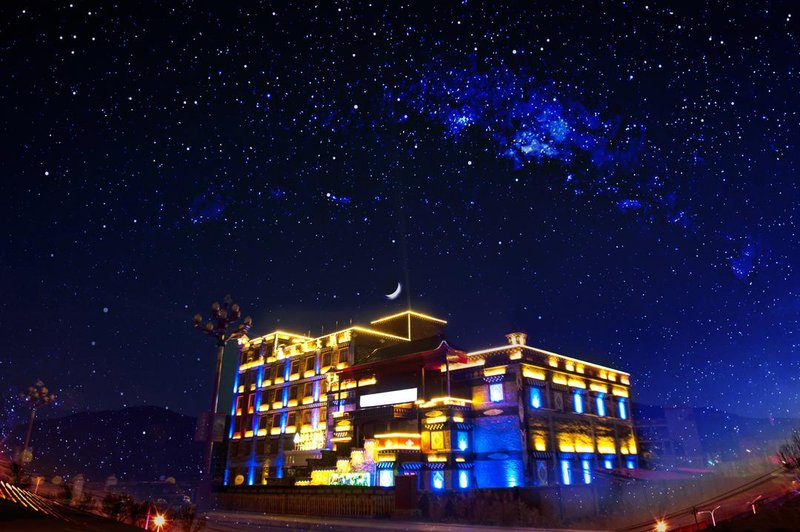 SKYLINE HOTEL Over view