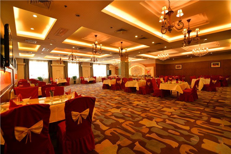 ANSAI PETROLEUM HOTEL Restaurant