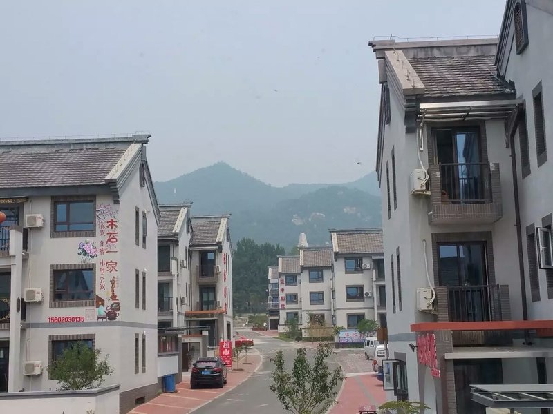 Xingang Zhuangyuan Farm House Over view
