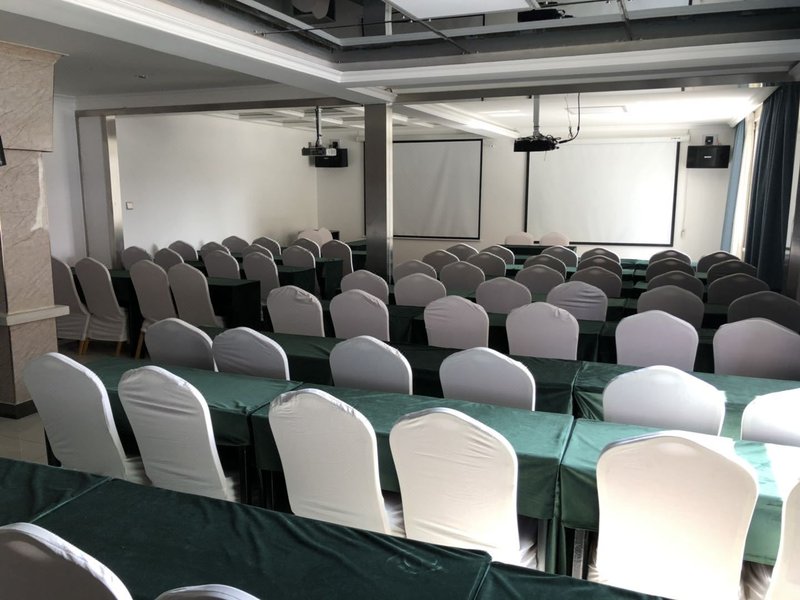 Hua Yi Hotel meeting room