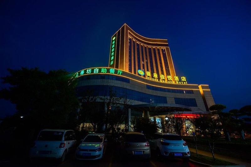 Inzone Garland Hotel Over view