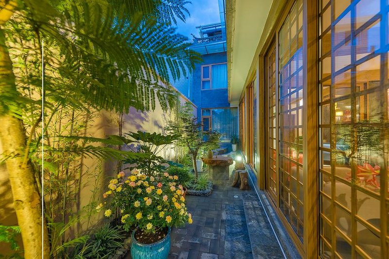 Huaque Courtyard Over view