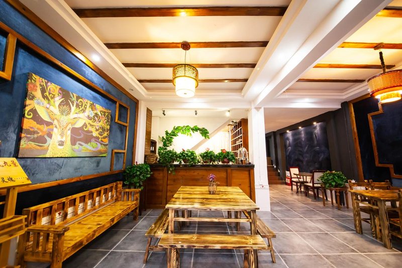 Ying Yueqiao Riverview Inn Restaurant