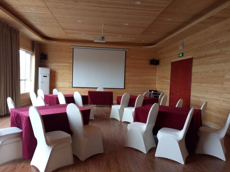 Zhongmu Yanming Crab Island Resort meeting room