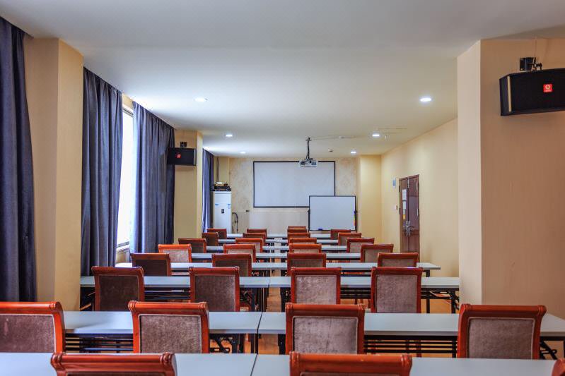 Lianfeng Hotel meeting room