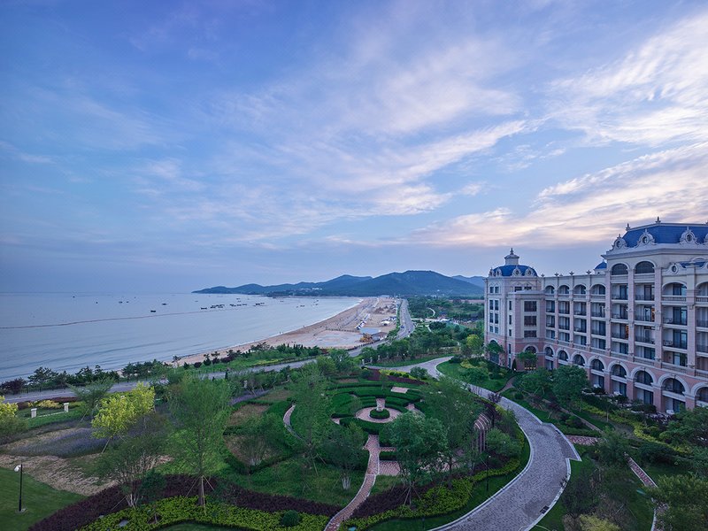Hilton Dalian Golden Pebble Beach ResortOver view