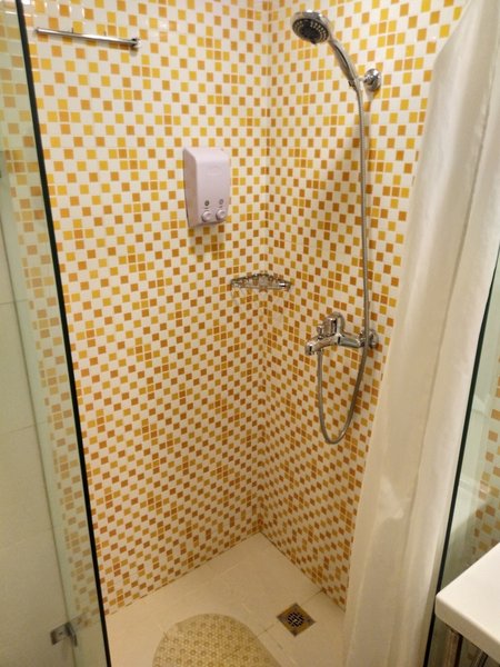 Home Inn (Karamay Tianshan Road Broadcast & TV Station)Guest Room