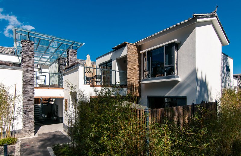 House in Mountain Over view