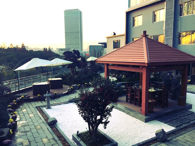 Starway Hotel (Wuxi Taihu Square, Maoye) Over view