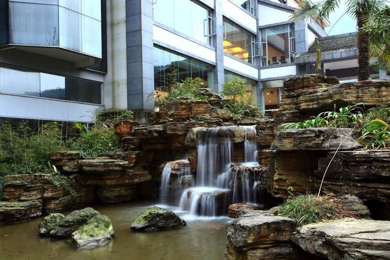 Huasheng Hot Spring Hotel Over view